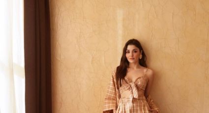 Hande Ercel, de “Love is in the air”, posó en traje de baño para Vogue Turquía