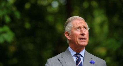El rey Carlos de Inglaterra se emociona al recordar a su madre, Isabel II
