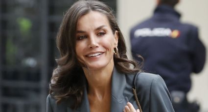 La reina Letizia visita por sorpresa la Feria del Libro de Madrid