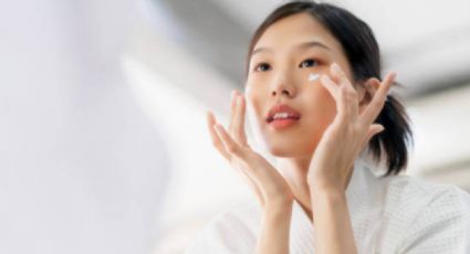 ¿Quieres una piel de porcelana? Esta triple limpieza facial coreana es para ti