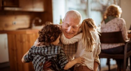 ¿Tu hijo pasa mucho tiempo con los abuelos? La psicología explica por qué