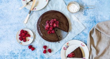 La deliciosa receta vegana de tarta de chocolate con sólo 6 ingredientes
