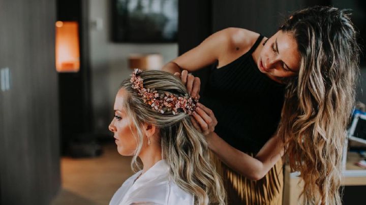 Los mejores peinados para bodas para gente con el cabello rizado