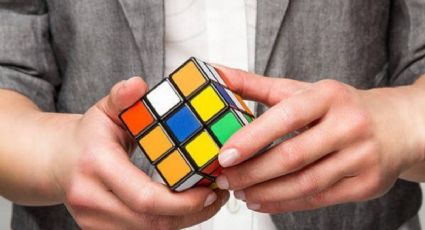 Aprende a armar un cubo de Rubik en apenas unos segundos