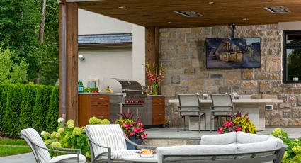 Cómo convertir tu jardín en un acogedor salón comedor al aire libre