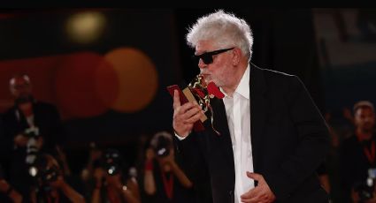 Pedro Almodóvar, emocionado y contundente tras recibir el León de Oro en Venecia